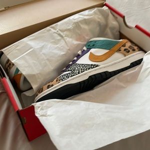 Nike dunk low safari